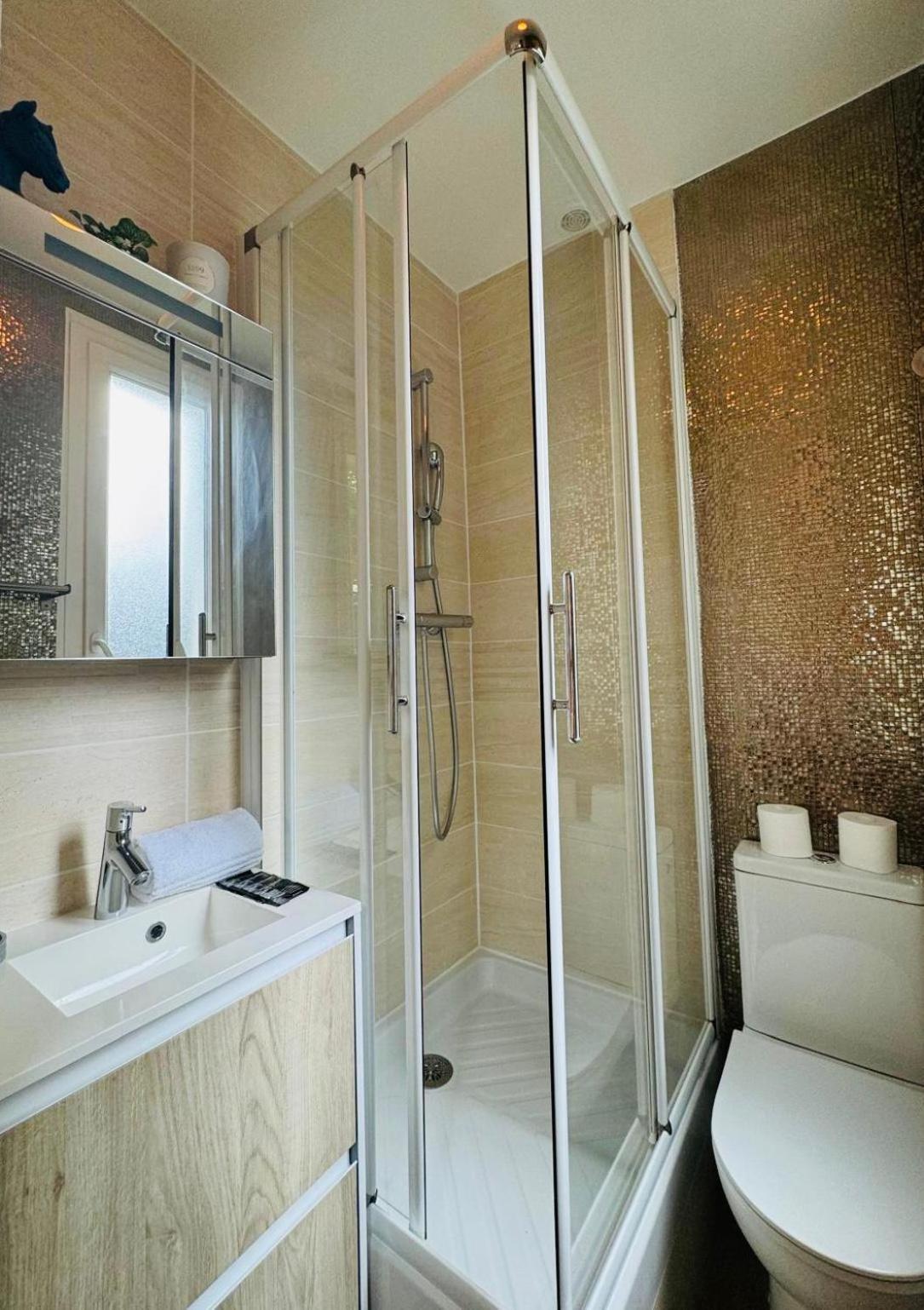 Charmant Appartement Au Coeur De Montmartre! Parijs Buitenkant foto